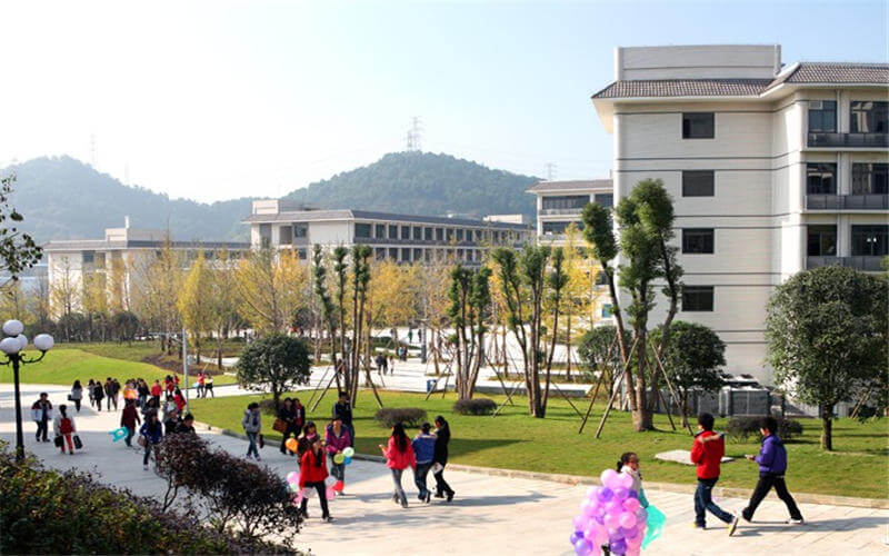 多少分可以上重庆第二师范学院？重庆第二师范学院2021年在福建各专业录取分数线