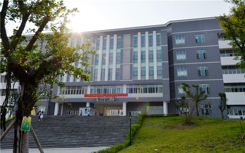 【2022高考参考】重庆建筑工程职业学院2021年四川最低录取分数及位次