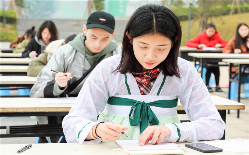 2024考生参考：2023重庆财经职业学院商务英语专业在重庆招生录取分数及录取位次