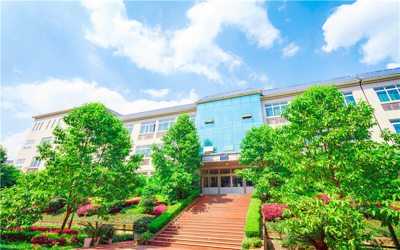重庆财经职业学院大数据与会计专业在河北招生录取分数(物理类)：425分