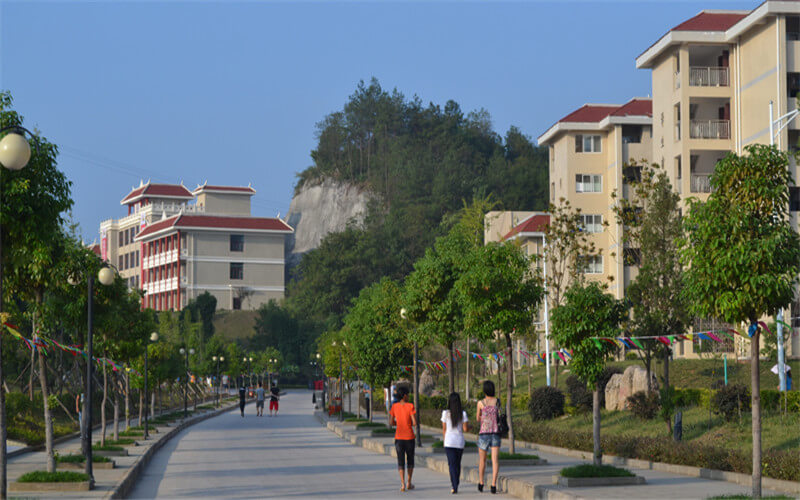 2023年重庆经贸职业学院在新疆招生专业及招生人数汇总