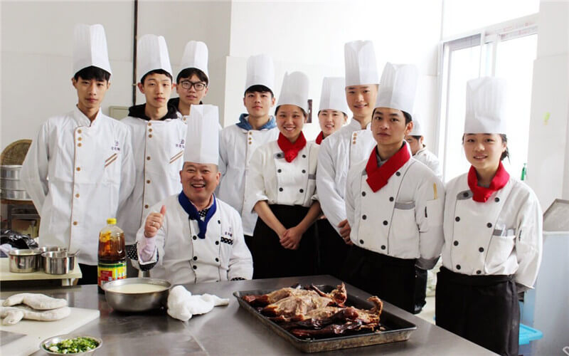 2024考生参考：2023重庆商务职业学院烹饪工艺与营养专业在重庆招生录取分数及录取位次