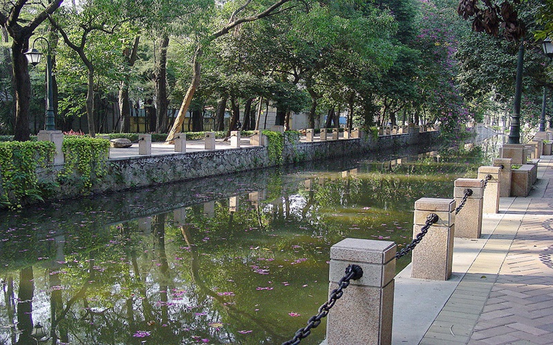 广东外语外贸大学国际经济与贸易（非定向）专业录取分数线【广东高考物理类】