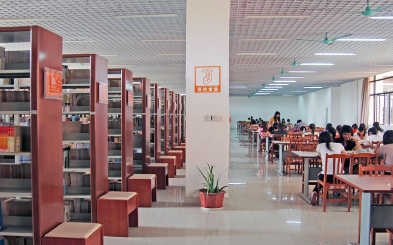 2023年重庆考生多少分可以上华南师范大学汉语言文学（师范）专业？