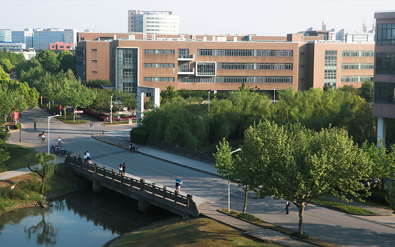 2023年辽宁考生多少分可以上华东师范大学德语专业？