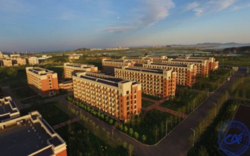 2023年辽宁考生多少分可以上大连工业大学艺术与信息工程学院工商管理专业？