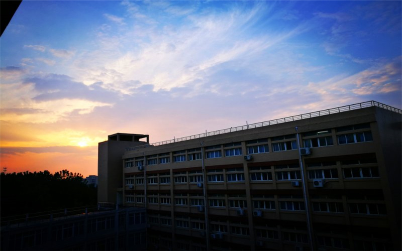 中原工学院法学专业在福建招生录取分数(历史类)：513分