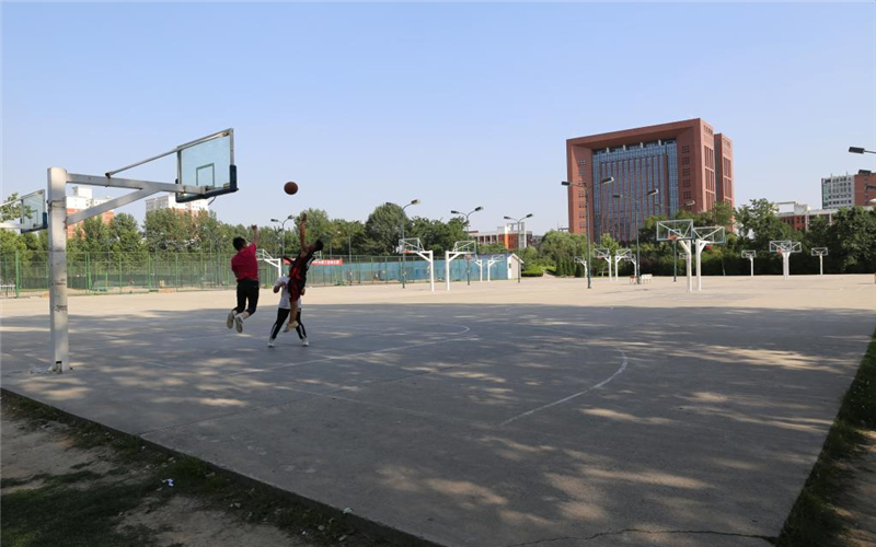 2023年新乡工程学院在河南招生专业有哪些？学费是多少？
