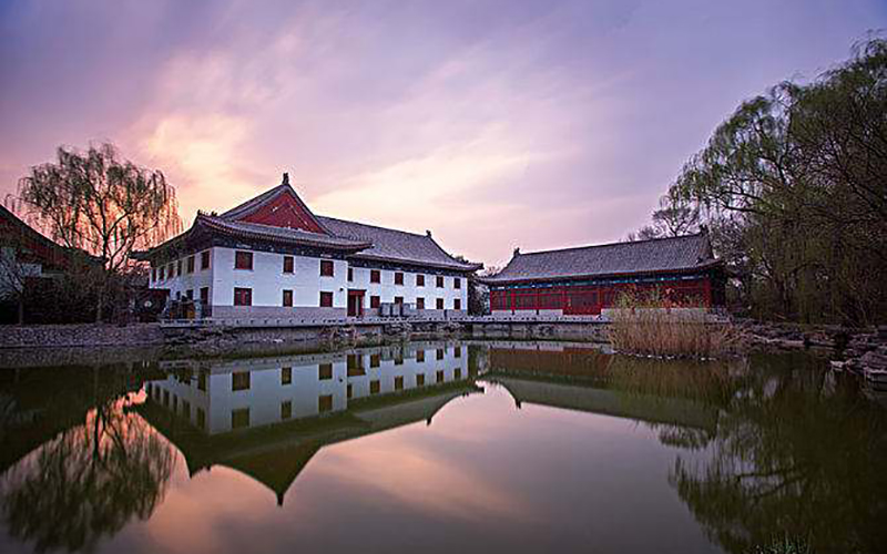 北京大学中国语言文学类专业录取分数线【新疆高考文科】