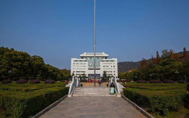 2023年重庆考生多少分可以上中南大学计算机类（计算机与通信类）专业？