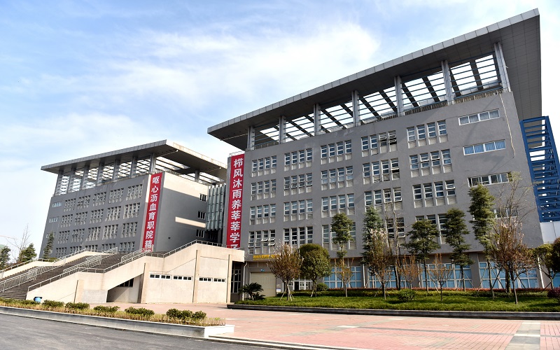 2023年成都工贸职业技术学院在贵州录取批次及录取分数参考