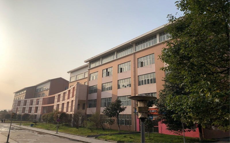 2023年贵州医科大学神奇民族医药学院在重庆录取批次及录取分数参考