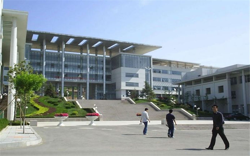 青岛科技大学无机非金属材料工程专业在山东招生录取分数(综合)：530分