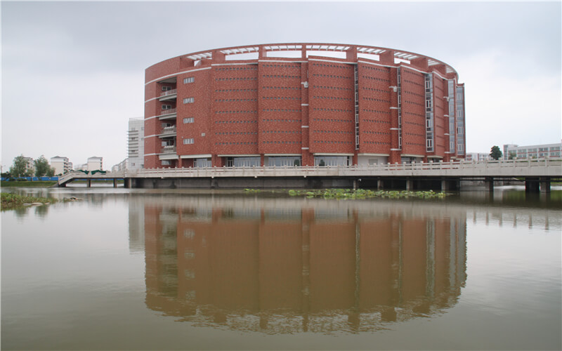 武汉商学院建筑环境与能源应用工程专业在河北招生录取分数(物理类)：499分
