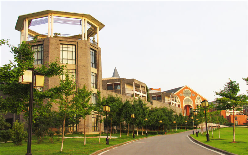 武汉设计工程学院护理专业在河北招生录取分数(物理类)：362分