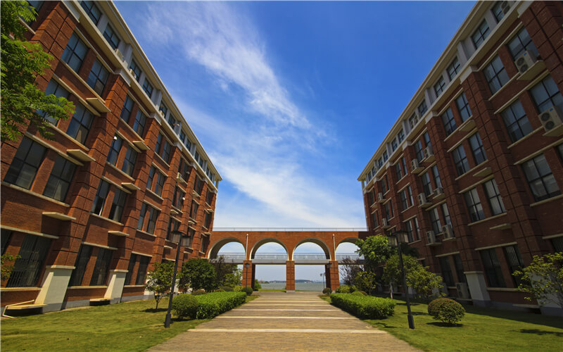 2024考生参考：2023武汉设计工程学院商务英语专业在浙江招生录取分数及录取位次