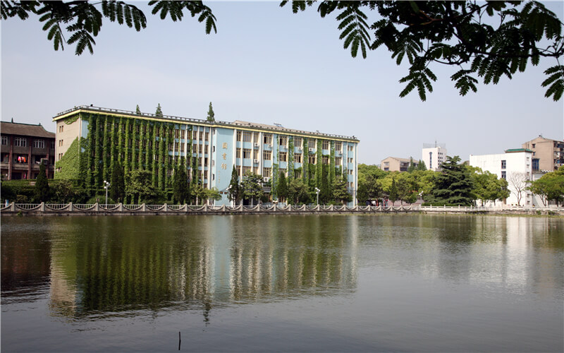2023年河北考生多少分可以上长江大学文理学院大数据与会计专业？