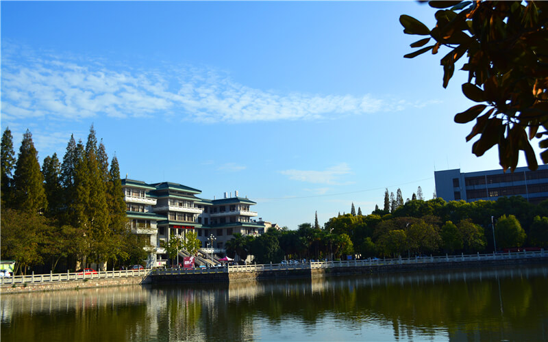 2023年长江大学文理学院在安徽招生专业有哪些？学费是多少？