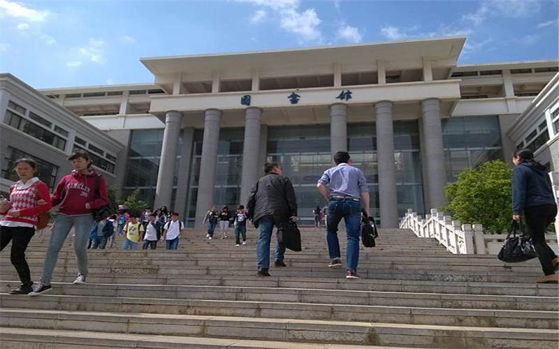 2023年云南文化艺术职业学院在云南招生专业有哪些？学费是多少？