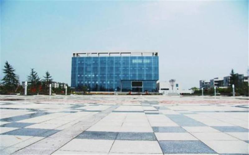 安徽国际商务职业学院旅游管理专业在浙江招生录取分数(综合)：417分