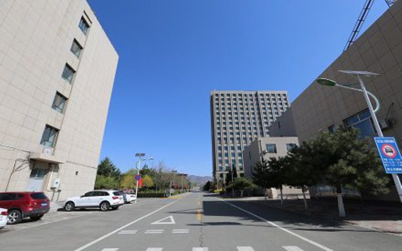 内蒙古警察职业学院道路交通管理（男生）专业在内蒙古招生录取分数(理科)：418分