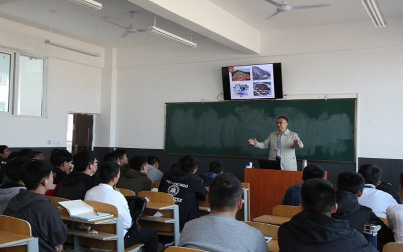 2023年西安理工大学高科学院在新疆招生专业有哪些？学费是多少？