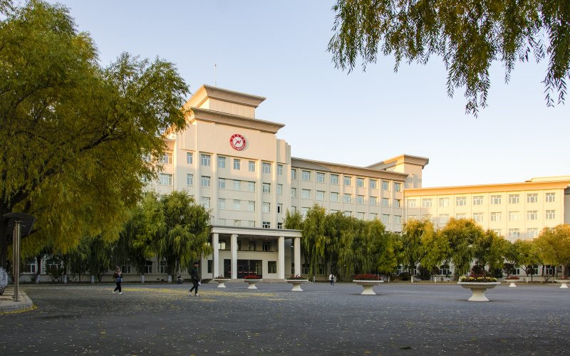 2023年浙江考生多少分可以上哈尔滨学院旅游管理专业？