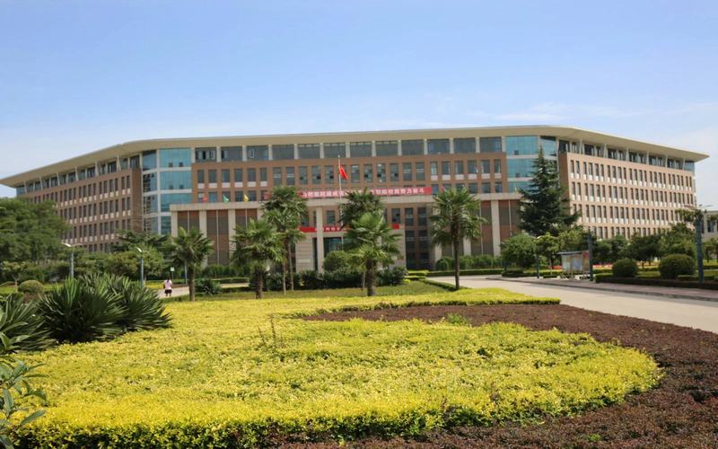 重庆物理类考生排多少名可以上宝鸡职业技术学院建筑工程技术专业?