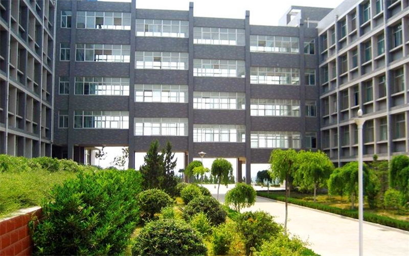 2023年枣庄科技职业学院在黑龙江招生专业有哪些？学费是多少？