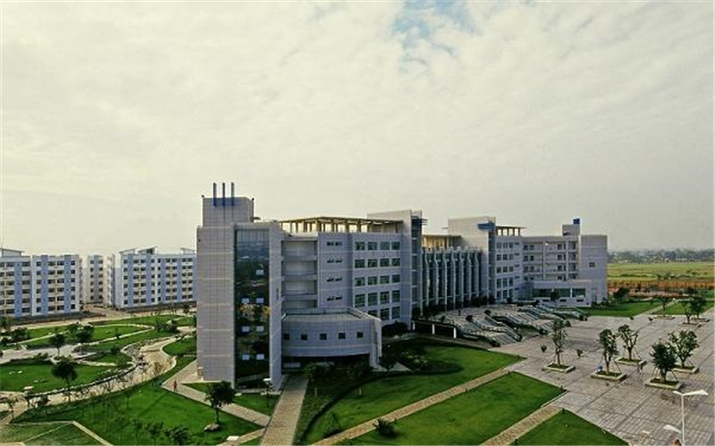 2023年四川建筑职业技术学院在新疆招生专业有哪些？学费是多少？