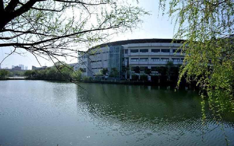 浙江综合考生排多少名可以上硅湖职业技术学院建筑室内设计专业?