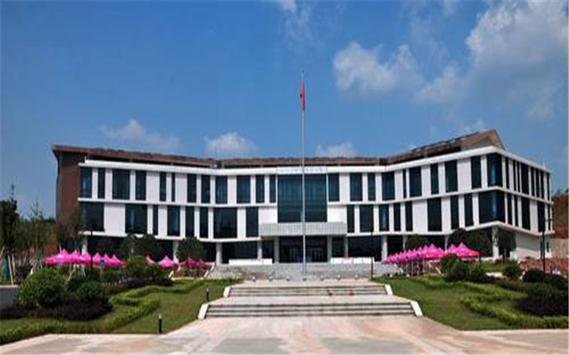 湖南化工职业技术学院应用化工技术专业在重庆招生录取分数(物理类)：394分