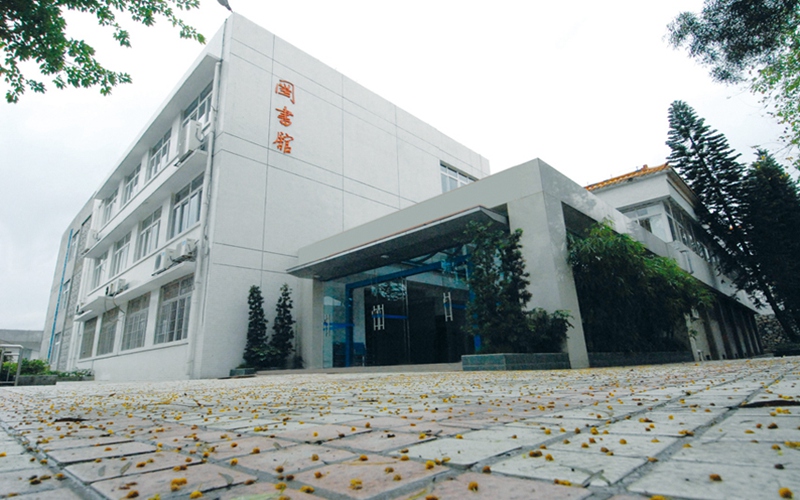2023年广州铁路职业技术学院在云南招生专业有哪些？学费是多少？