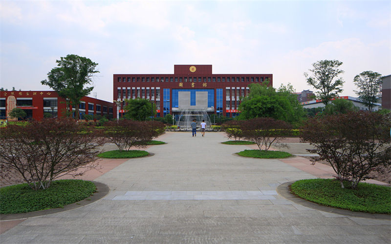 四川工业科技学院计算机应用技术专业在重庆招生录取分数(物理类)：348分