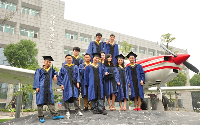 【2023高考参考】中国民用航空飞行学院2022年内蒙古招生专业及招生计划一览表
