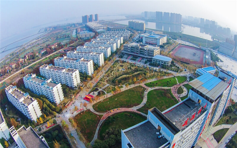 武汉城市职业学院建筑装饰工程技术专业在河北招生录取分数(历史类)：420分