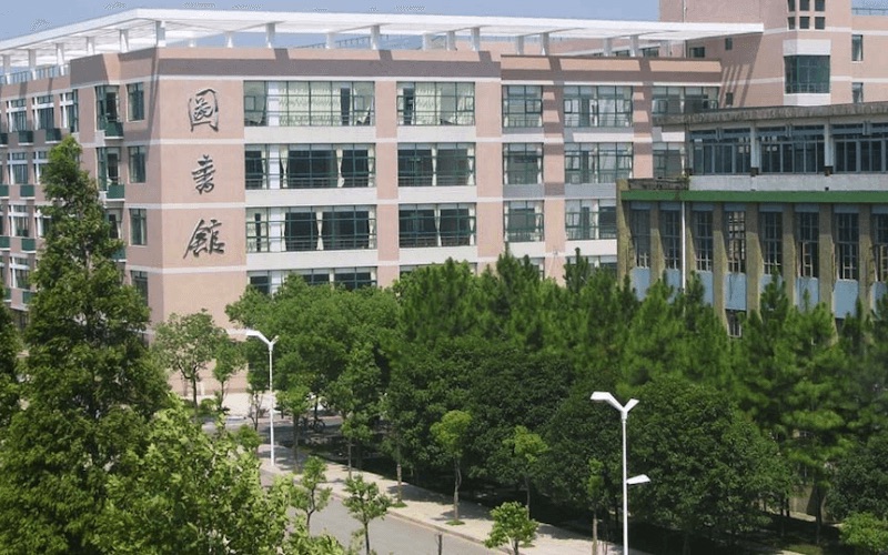 上饶师范学院电子信息科学与技术专业在辽宁招生录取分数(物理类)：476分