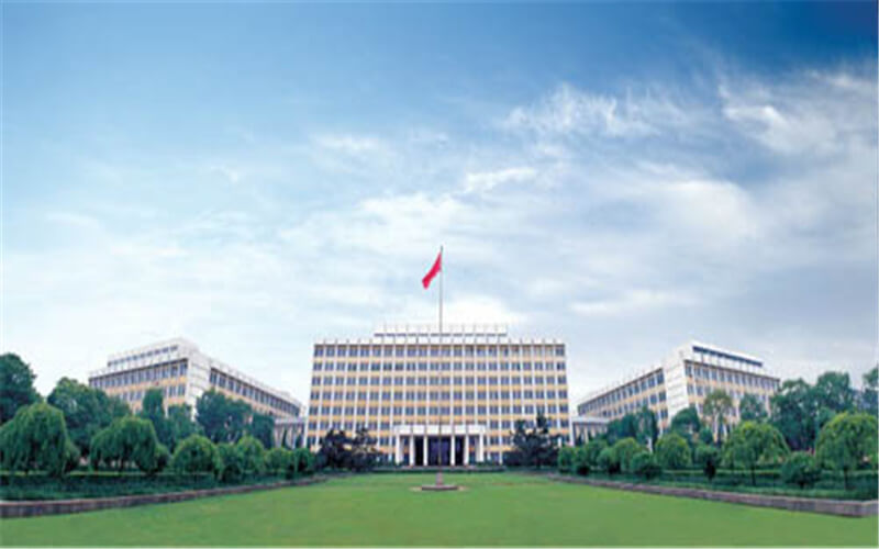 2023年武汉纺织大学在新疆招生专业有哪些？学费是多少？