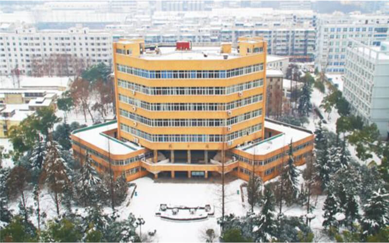 武汉科技大学经济与贸易类专业在山东招生录取分数(综合)：565分