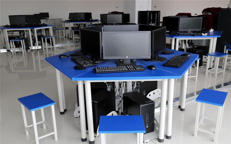 河南地矿职业学院计算机应用技术专业在河北招生录取分数(物理类)：388分
