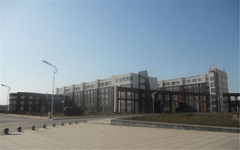 2024年河南工业和信息化职业学院新能源装备技术专业在河北录取分数线参考