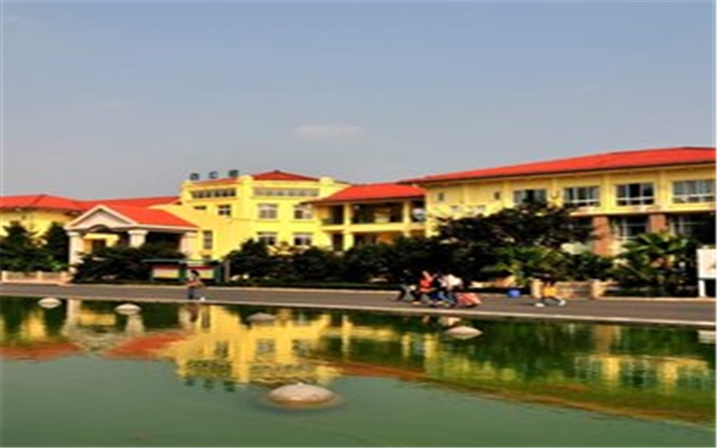 浙江综合考生排多少名可以上四川外国语大学成都学院翻译专业?
