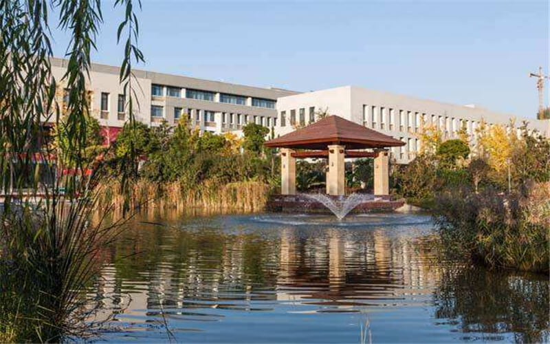 郑州电力高等专科学校新能源装备技术专业在河北招生录取分数(物理类)：420分