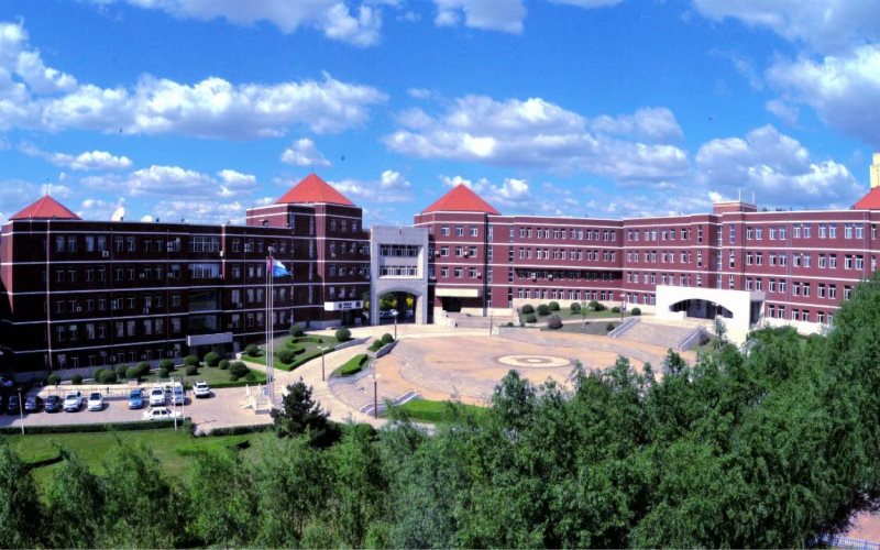 东北师范大学人文学院数据科学与大数据技术专业在内蒙古招生录取分数(理科)：330分