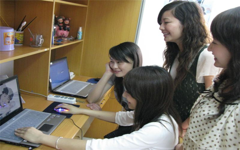 2023年四川华新现代职业学院在新疆招生专业有哪些？学费是多少？