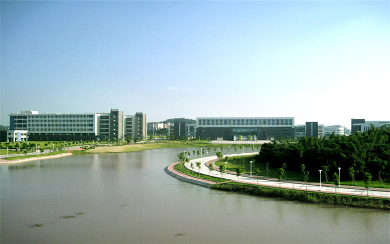 2023年广东环境保护工程职业学院在辽宁招生专业有哪些？学费是多少？