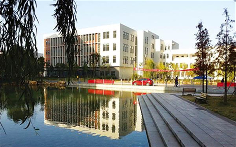 2023年湖南有色金属职业技术学院在四川录取批次及录取分数参考