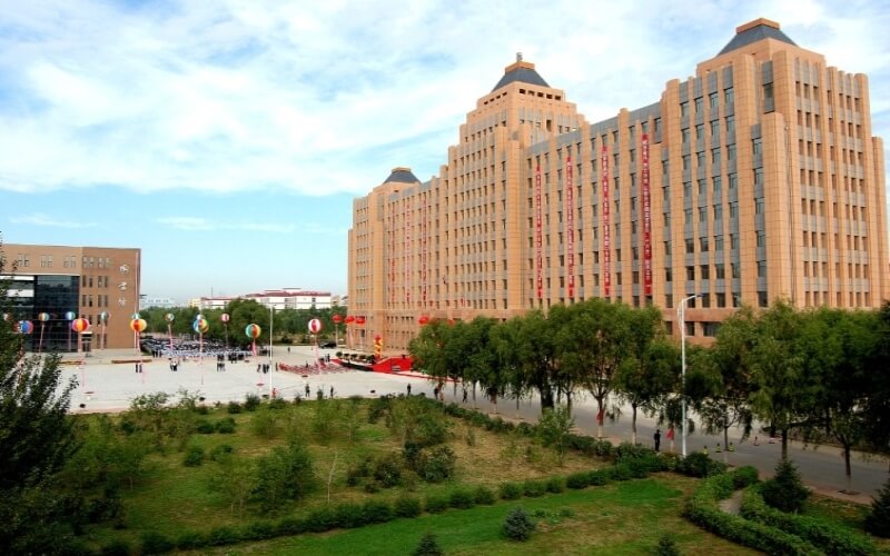 2024年哈尔滨广厦学院计算机科学与技术专业在辽宁录取分数线参考