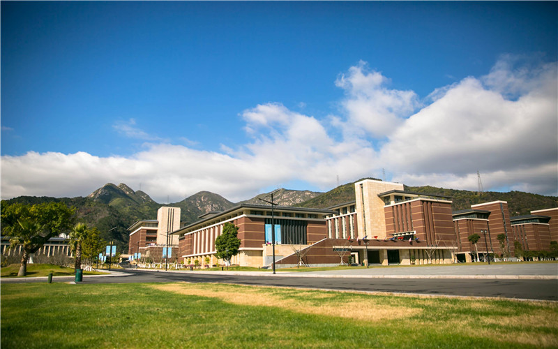 温州肯恩大学会计学（中外合作办学）专业录取分数线【辽宁高考物理类】