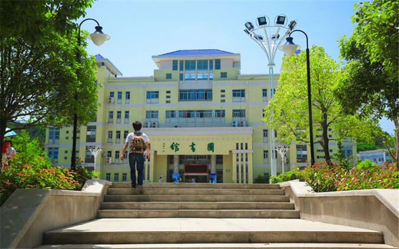 2023年湖北医药学院药护学院在上海招生专业及招生人数汇总